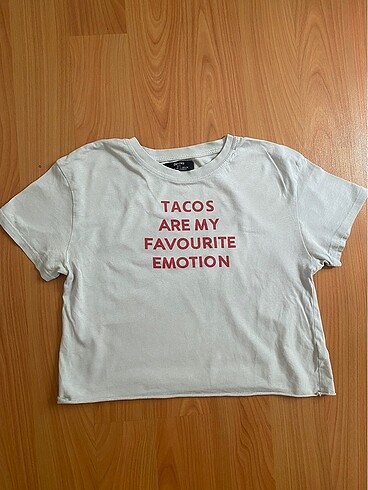 crop tshirt