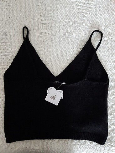 V YAKA ASKILI TRİKO CROP