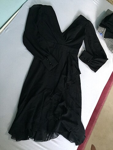 Siyah Elbise - Görsel 2