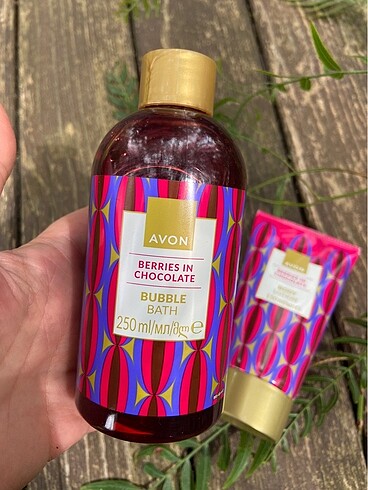 Beden Renk Avon. Banyo Köpüğü ve Vücut Losyonu-İkili Set