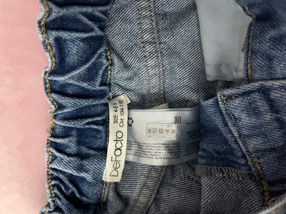 Kemer Detaylı Gri Mavi Kız Kot Şort - Görsel 3