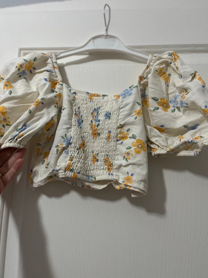 Çiçek Desenli Kısa Keten Bluz - Görsel 3