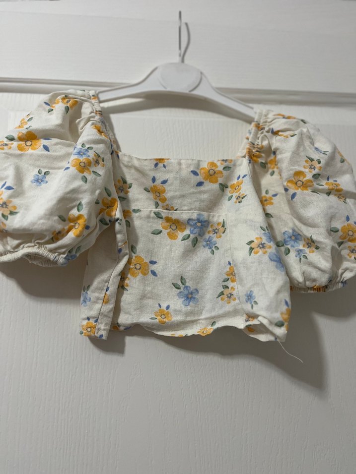 Çiçek Desenli Kısa Keten Bluz - Görsel 2