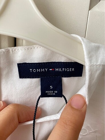 5 Yaş Beden beyaz Renk Orjinal Tommy elbise