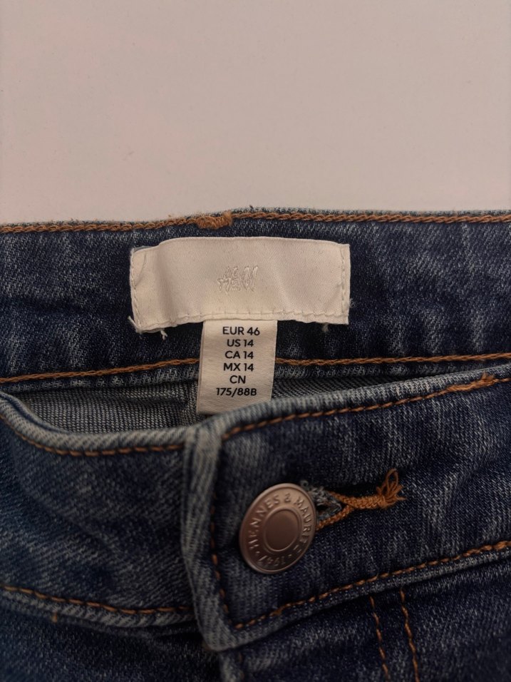 HM Salaş Kesim Koyu Mavi Mini Denim Şort - Görsel 2