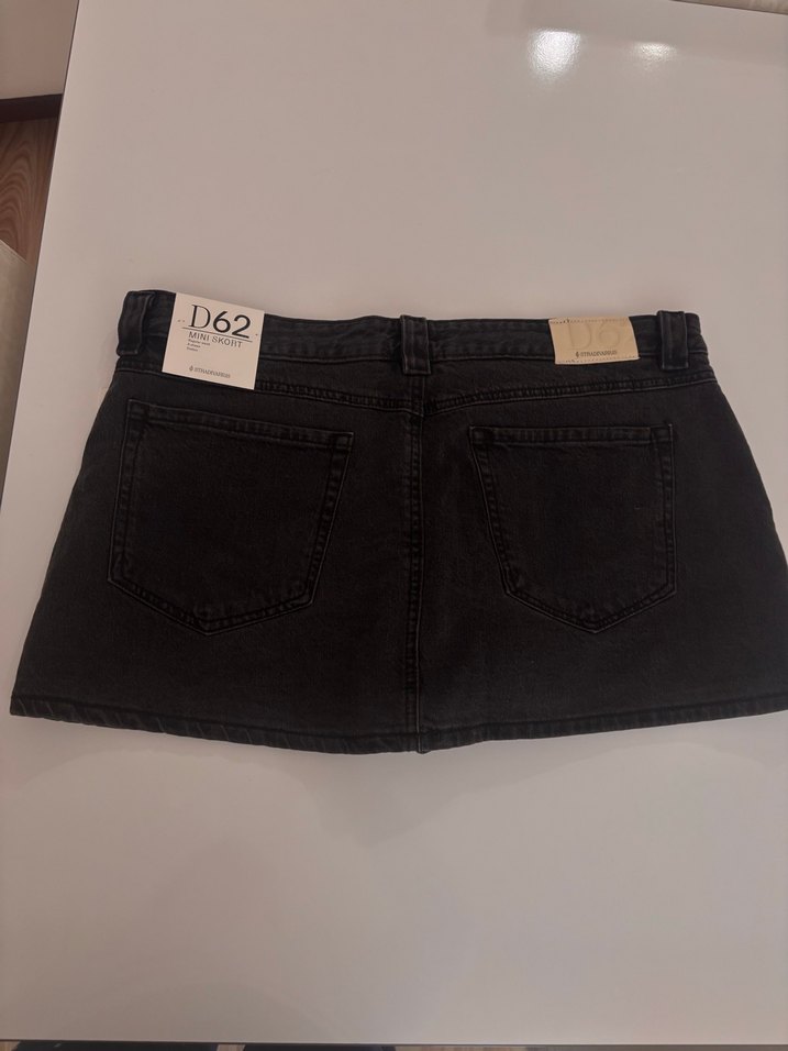 STRADİVARİUS SİYAH ŞORTLU ETEK - Görsel 4