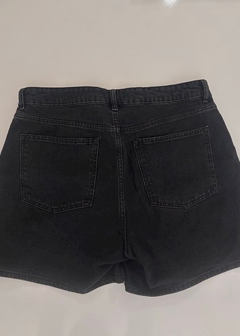 HM Siyah Mini Denim Şort - Görsel 3