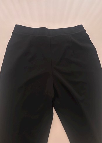 HM Kadın Siyah Klasik Pilili Kumaş Pantolon - Görsel 3