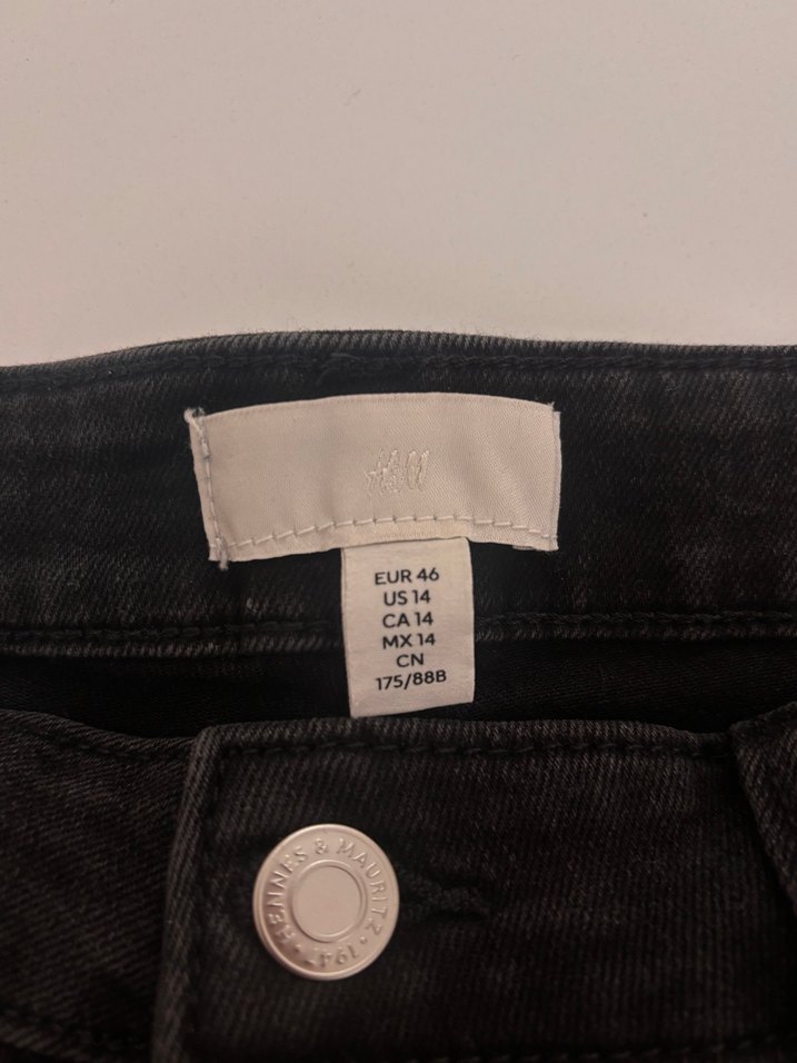 HM Siyah Mini Denim Kadın Şort - Görsel 2