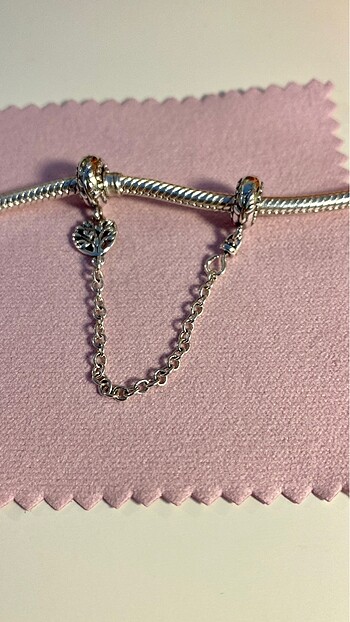 Pandora Pandora charm