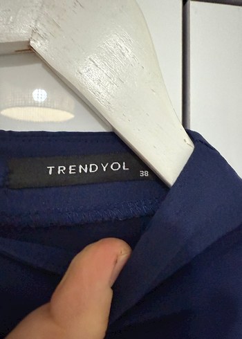 Düğmeli V Yaka Midi Örme Elbise - Görsel 4