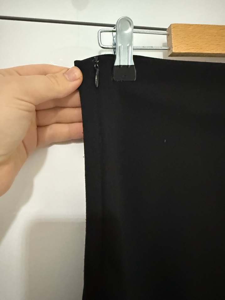 Drapeli Siyah Uzun Dar Etek - Görsel 4