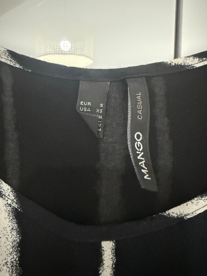 Siyah Beyaz Çizgili Piliseli Kolsuz Bluz - Görsel 5