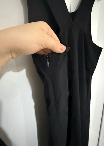 Siyah V Yakalı Uzun Kolsuz Elbise - Görsel 6