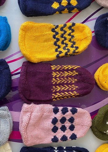 El Örgüsü Renkli Patik - Görsel 6