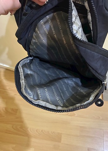 Siyah Kadın Sırt Çantası - Görsel 3