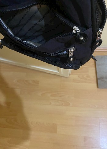 Siyah Kadın Sırt Çantası - Görsel 4