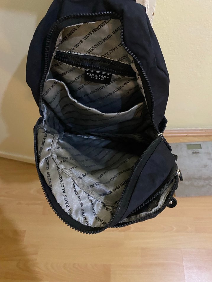 Siyah Kadın Sırt Çantası - Görsel 2