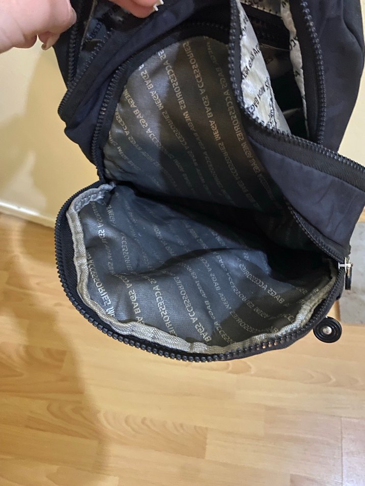 Siyah Kadın Sırt Çantası - Görsel 3