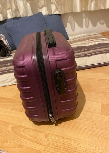 Patlıcan Moru Fermuarlı Küçük Valiz - Görsel 2