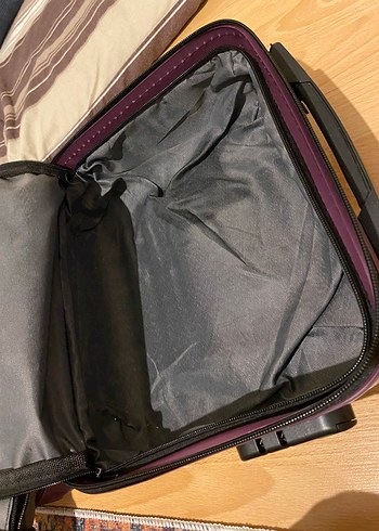 Patlıcan Moru Fermuarlı Küçük Valiz - Görsel 7