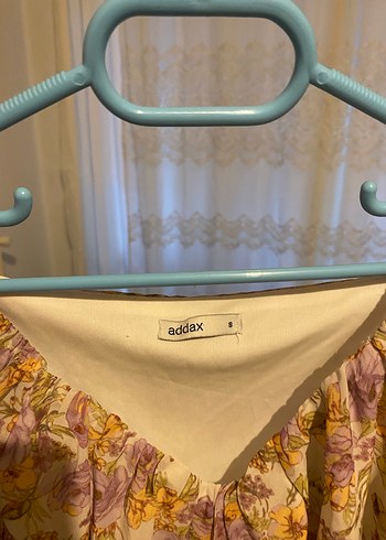 Çiçekli Elbise - Görsel 4