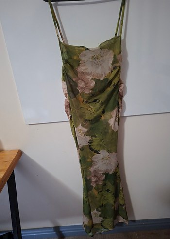 Diğer Romantik Yesil Cicekli Uzun Elbise