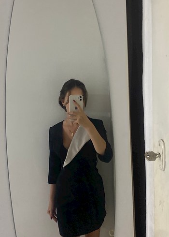 Siyah V Yaka Midi Ofis Elbisesi