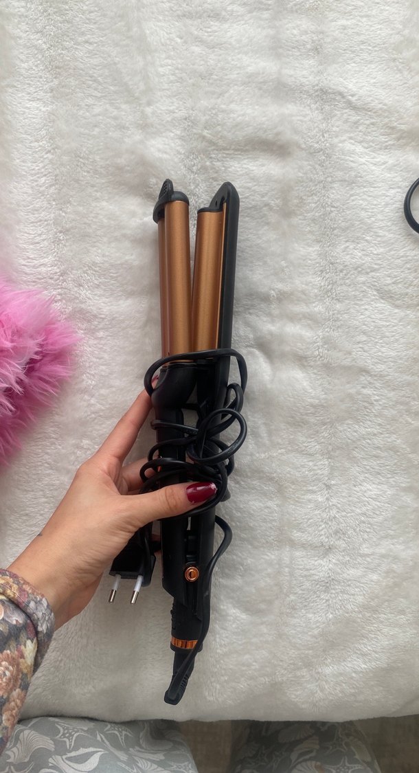 April 
Renkli Saç Şekillendirici - Görsel 2