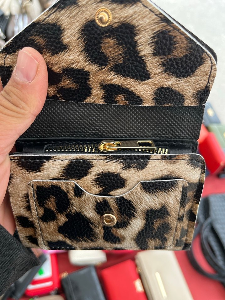 Kahverengi Leopar Desenli Kadın Deri Cüzdan - Görsel 3