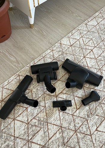 Siyah Toz Torbasız Elektrikli Süpürge - Görsel 4