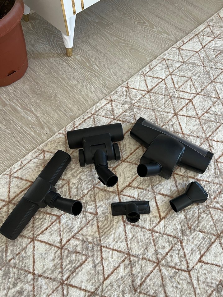 Siyah Toz Torbasız Elektrikli Süpürge - Görsel 4