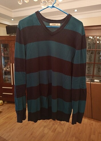 Old Navy V yaka Kazak 