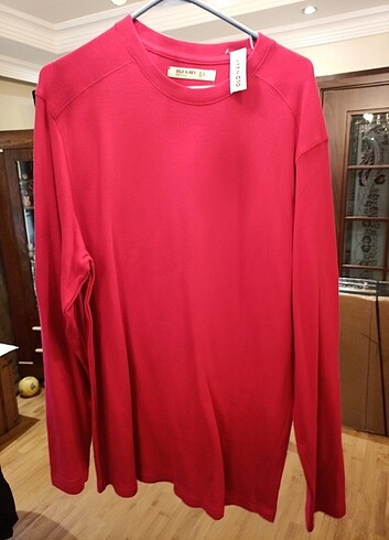 Kirmizi Old Navy sweatshirt 