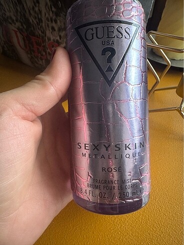  Beden Guess body spray