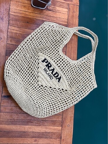 Prada çanta