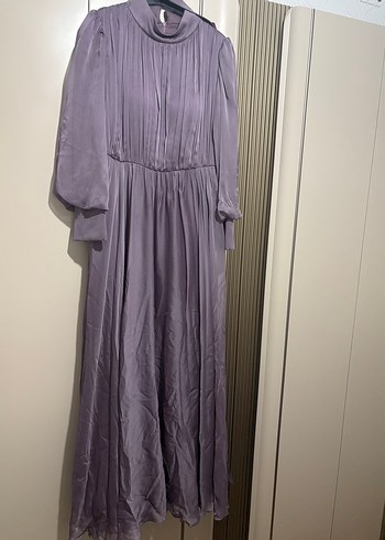 Saten Görünümlü Mor Uzun Pilili Elbise abiye kendi kemeri var - Görsel 2