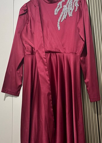 Bordo Uzun Kollu İşlemeli Abiye Elbise(kemeri var) - Görsel 4