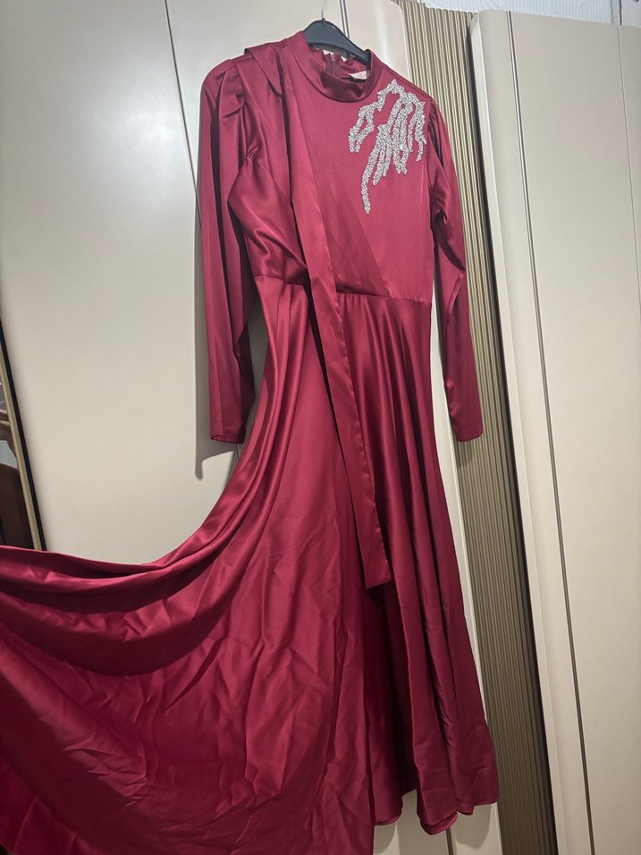 Bordo Uzun Kollu İşlemeli Abiye Elbise(kemeri var) - Görsel 3