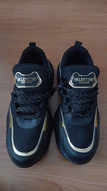 Valentino Garavani Siyah-Gold Spor Ayakkabı
