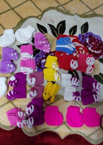 Renkli Nakışlı Örgü Kız Bebek Patikleri ( tanesi 150 tl ) - Görsel 3