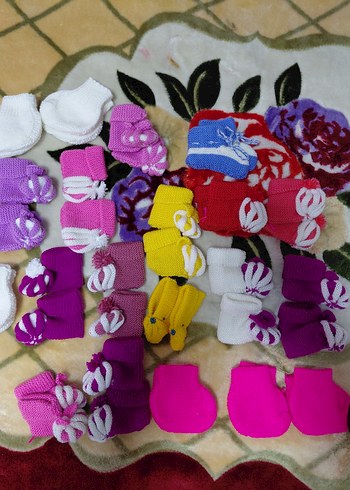 Renkli Nakışlı Örgü Kız Bebek Patikleri ( tanesi 150 tl ) - Görsel 2