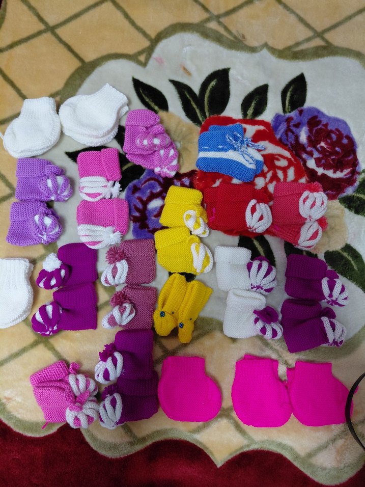 Renkli Nakışlı Örgü Kız Bebek Patikleri ( tanesi 150 tl ) - Görsel 3