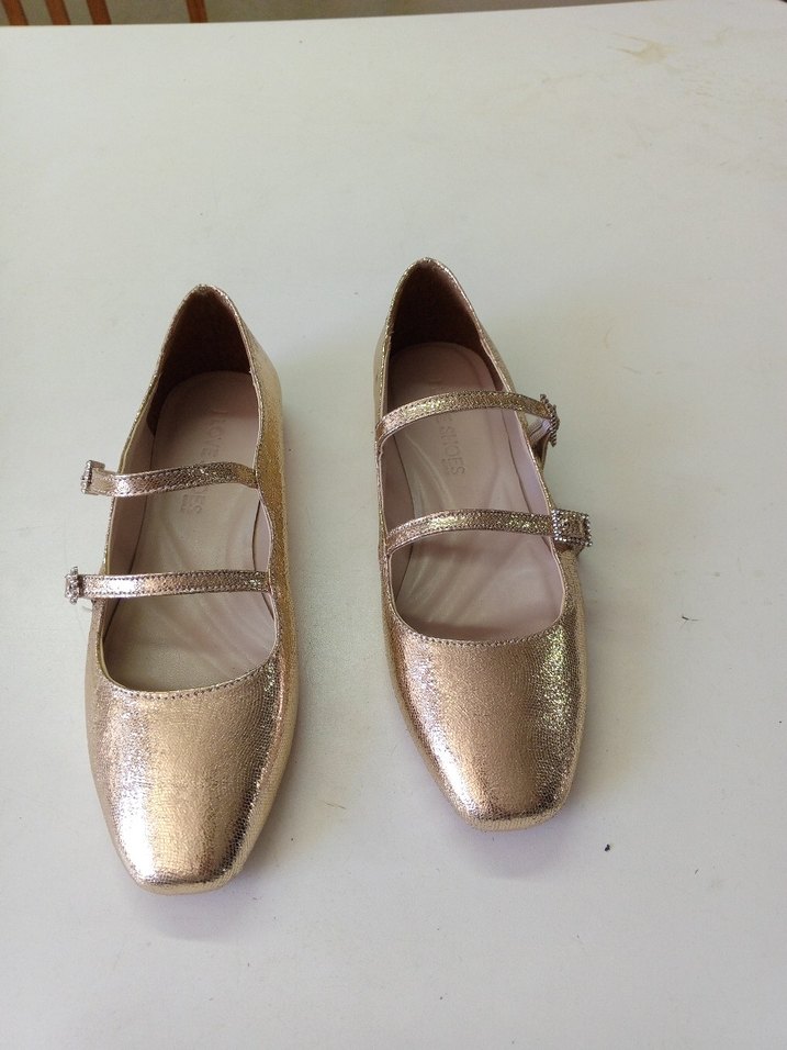 Parlak Altın Renkli Tokalı Kadın Babet - Görsel 3