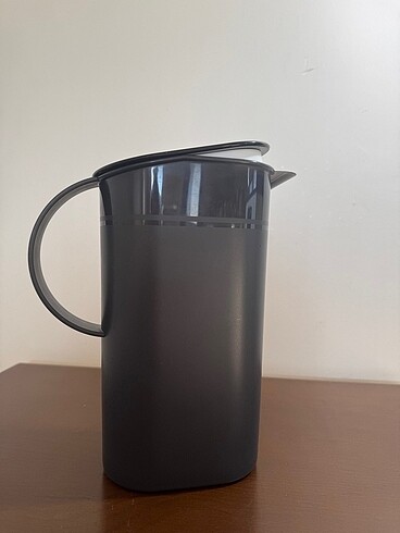 Tupperware Sürahi 1.7L ve Su Serisi Saklama Kabı 2.1L