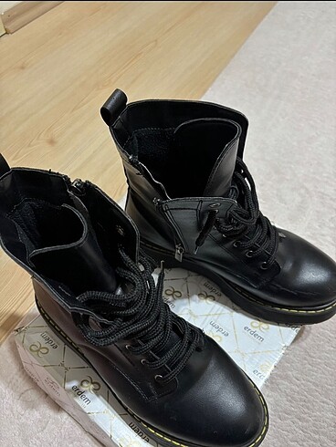 Siyah bot - Görsel 5