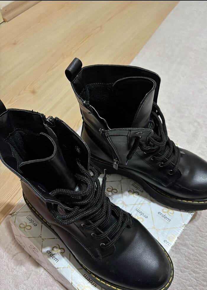 Siyah bot - Görsel 5