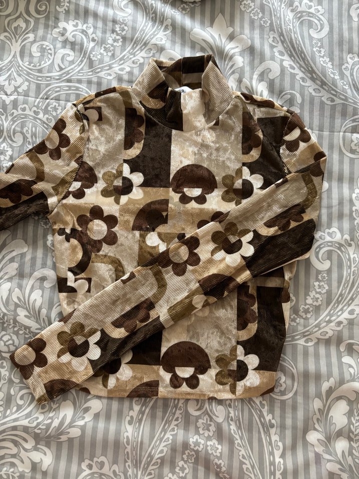 Bershka Sırt Detaylı Uzun Kollu Kadın Bluz - Görsel 2