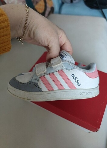 26 Beden beyaz Renk Adidas çocuk Spor ayakkabı