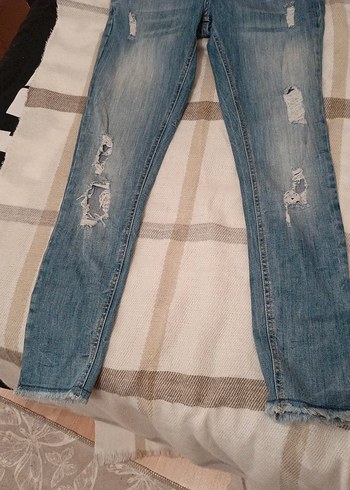 Kadın Mavi Rahat Kesim Yırtık Kot Pantolon - Görsel 4